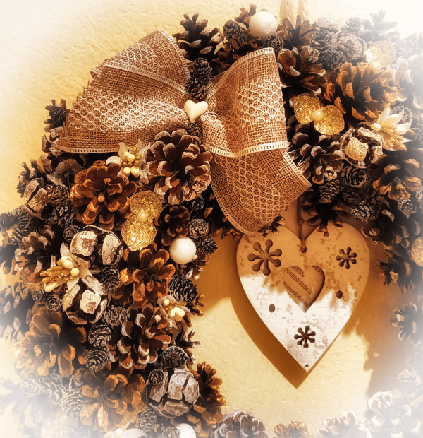 Ghirlanda "Pineheart" natalizia - immagine 5