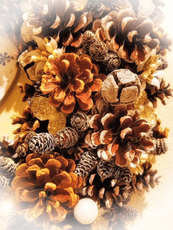 Ghirlanda "Pineheart" natalizia - immagine 3
