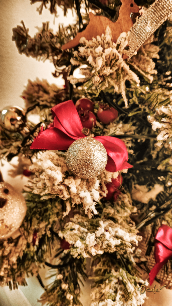 Albero natalizio decorato - immagine 7