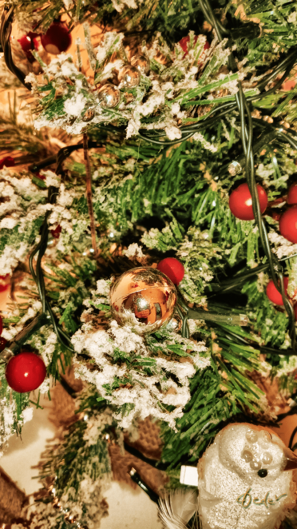 Albero natalizio decorato - immagine 10