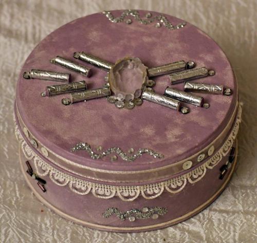 scatola-tonda-metallo-piccola-lilla-argento-1024x968